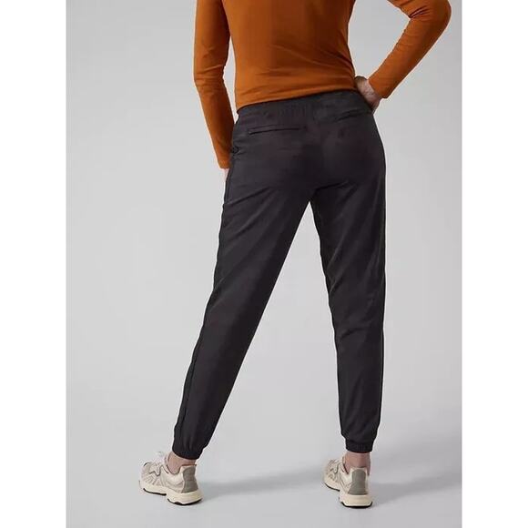 Athleta Brooklyn Camo Lined Jogger Athletic Pants Camouflage Black Size 4 - Picture 3 of 6